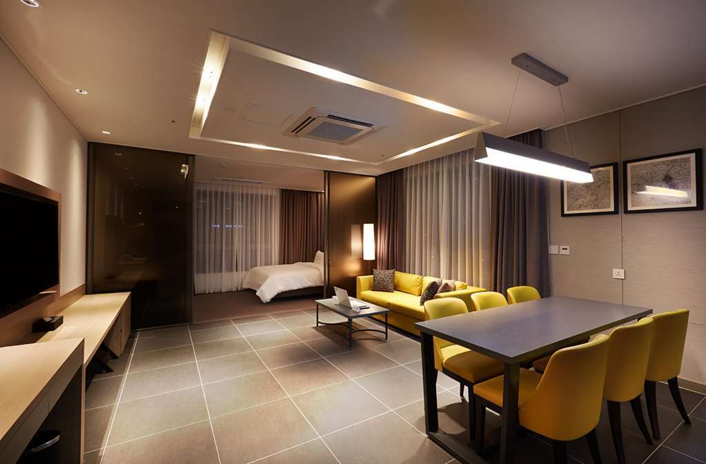 Osong H Hotel Sejong City Cheongju Habitación foto